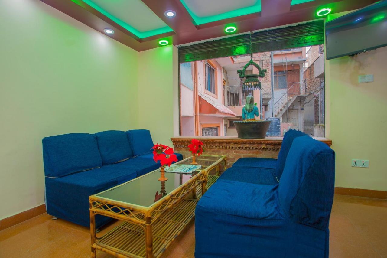 Oyo Hotel Antique Kutty Katmandu Zewnętrze zdjęcie